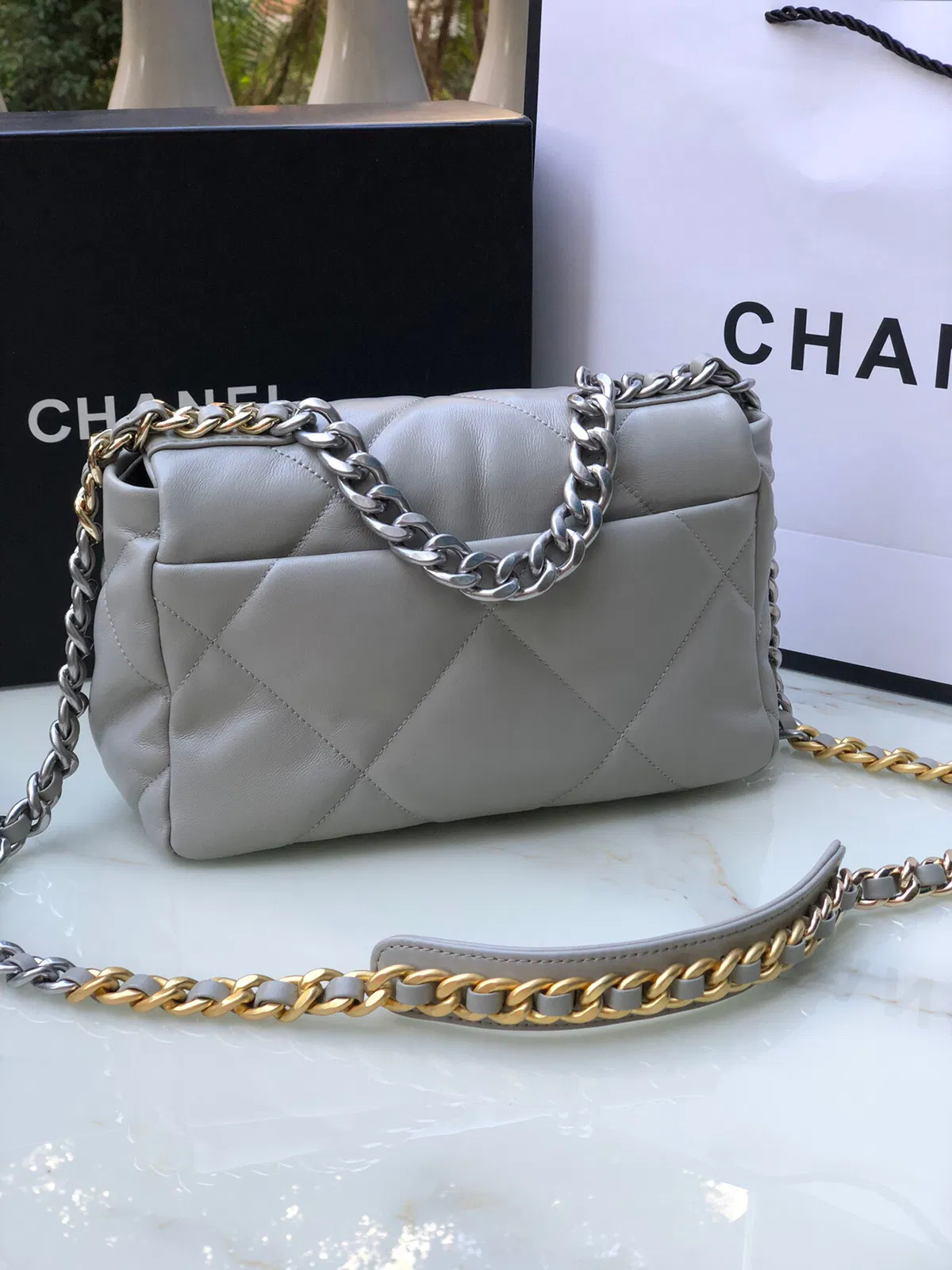 Chanel 19 small — image 3