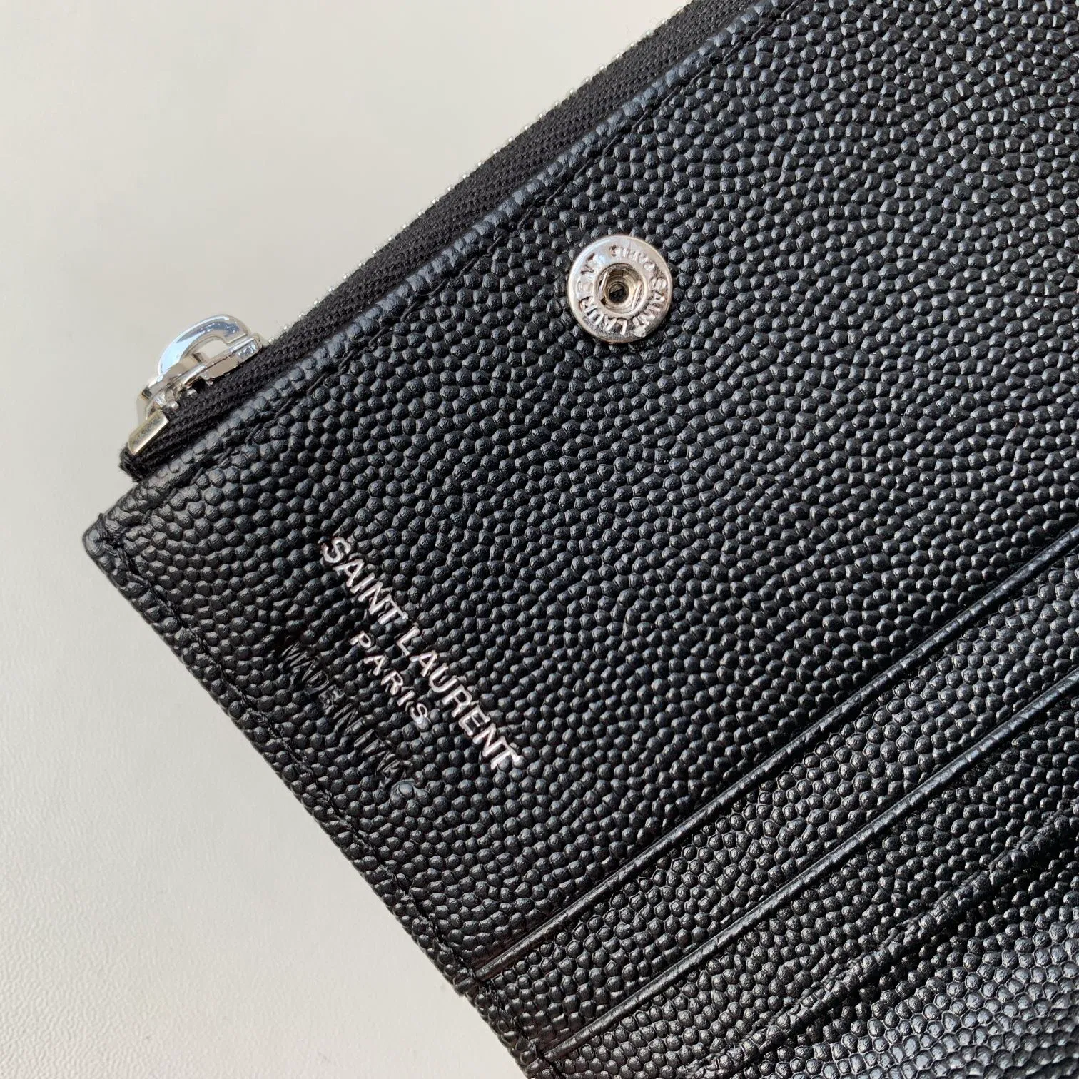 CASSANDRE MATELASSÉ FLAP CARD CASE IN GRAIN DE POUDRE EMBOSSED LEATHER — image 8