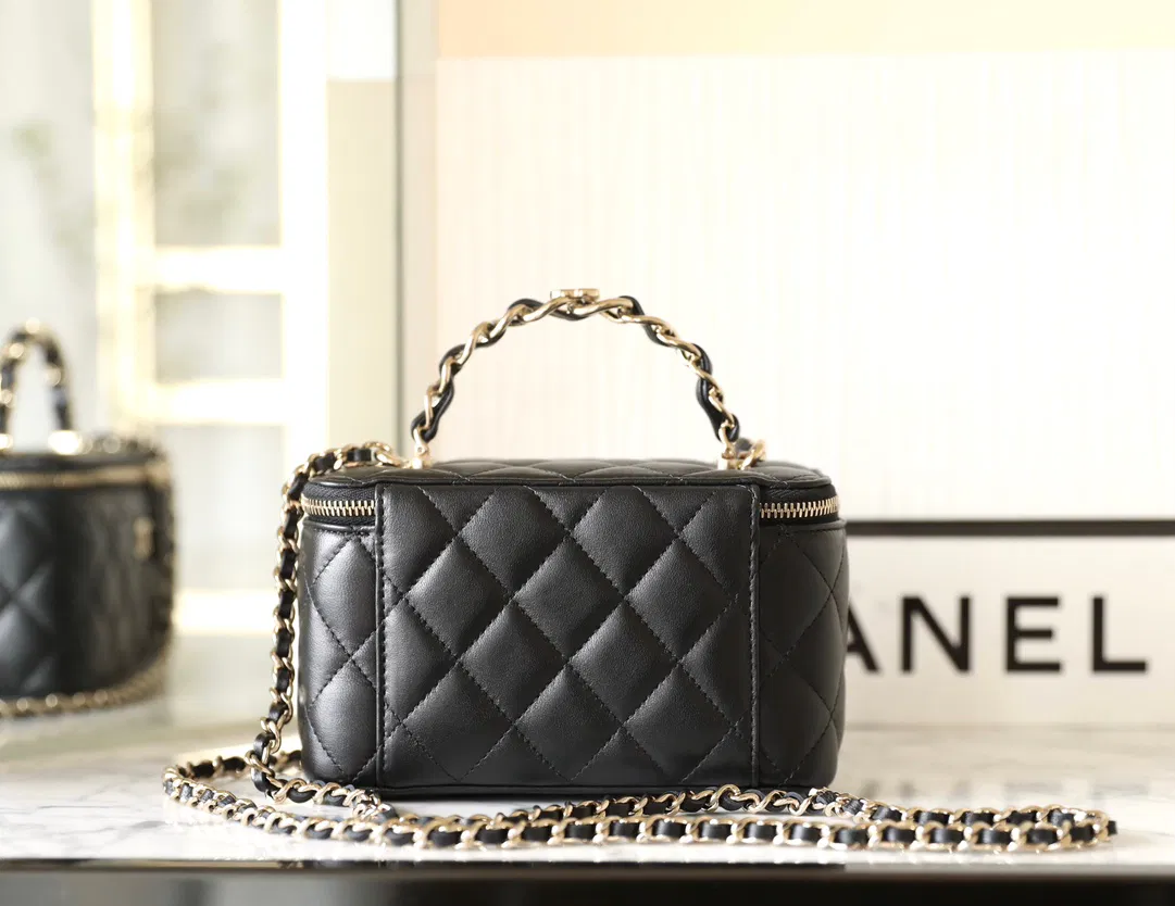 Chanel box — image 7