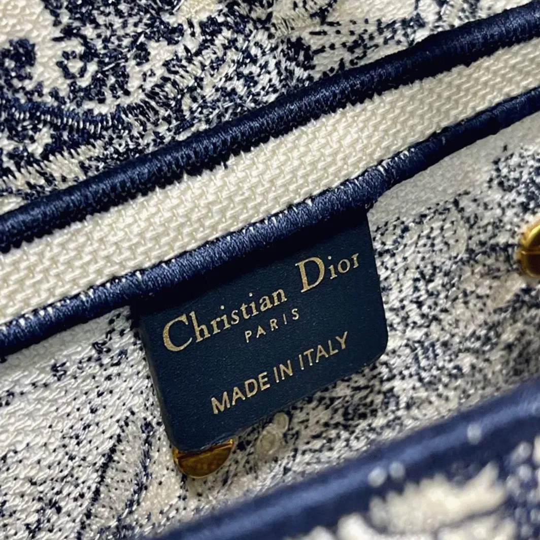 Dior Saddle Bag in Blue Toile de Jouy Embroidery — image 7