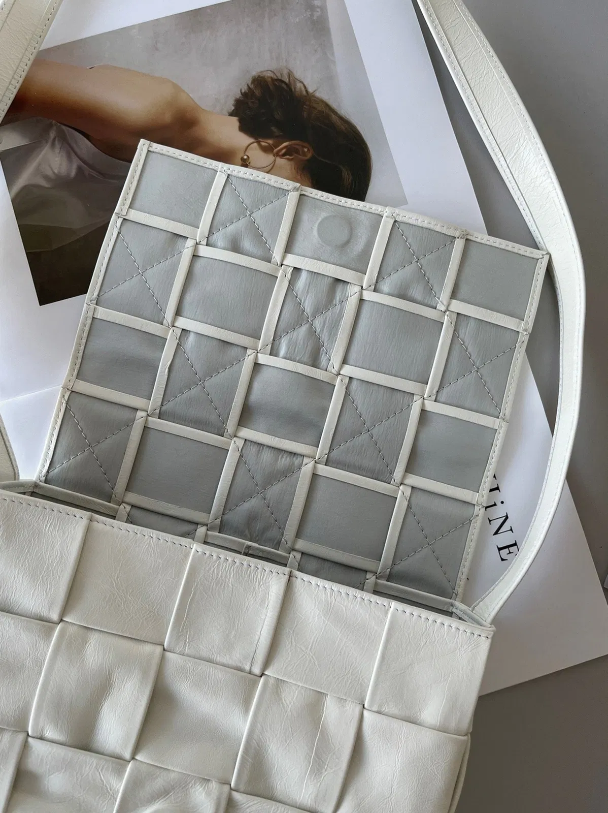 Top Quality Bottega Veneta Cassette Bag In White — image 7