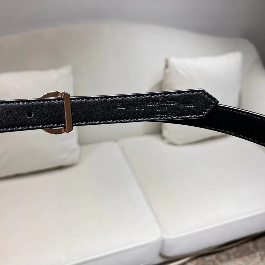 LV Diamond Plug Outlet — image 8