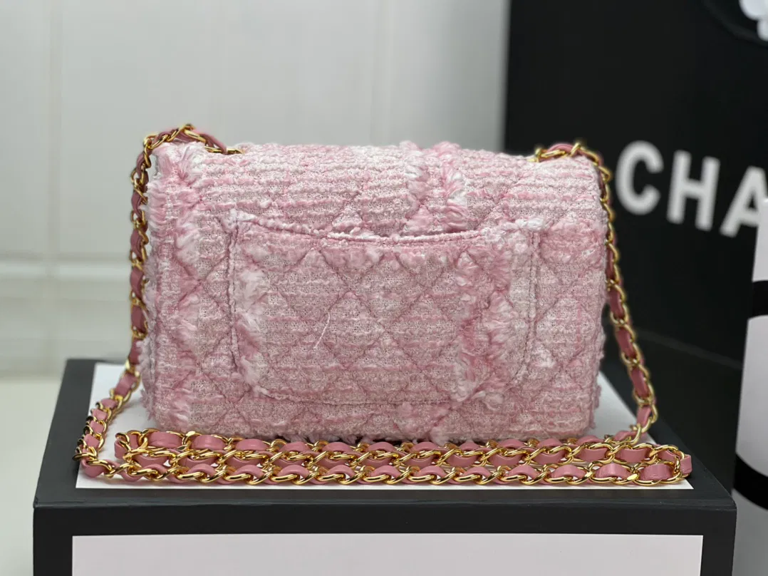 MINI CLASSIC FLAP BAG — image 9