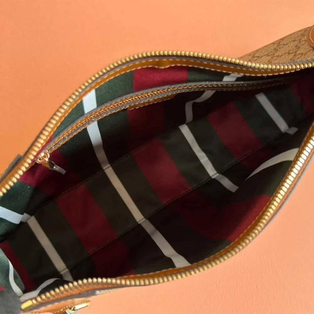 GG Emblem medium shoulder bag — image 7