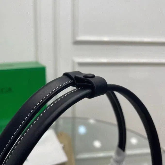 Top Quality Bottega Veneta Arco Small Bag In Black Intrecciato Calfskin — image 3