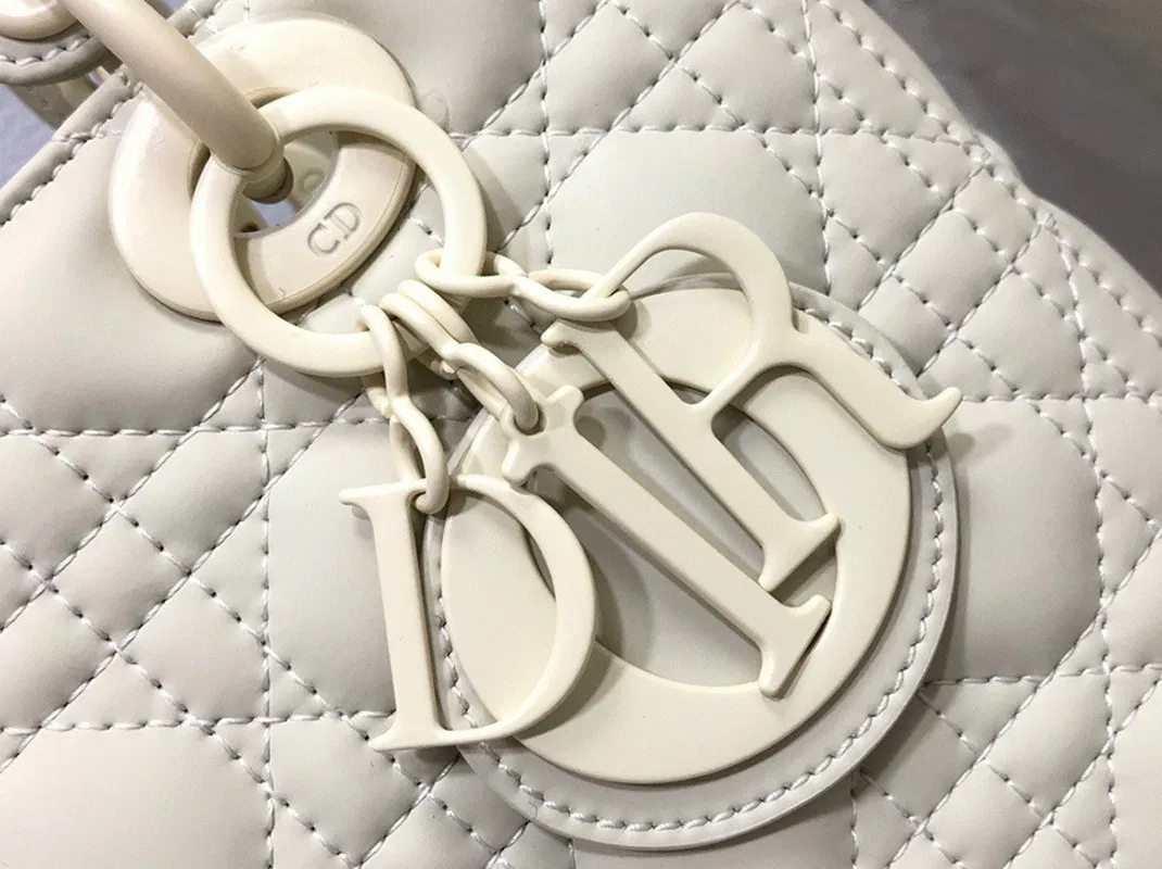 Dior Lady Dior Medium Bag Knockoff in White — image 4
