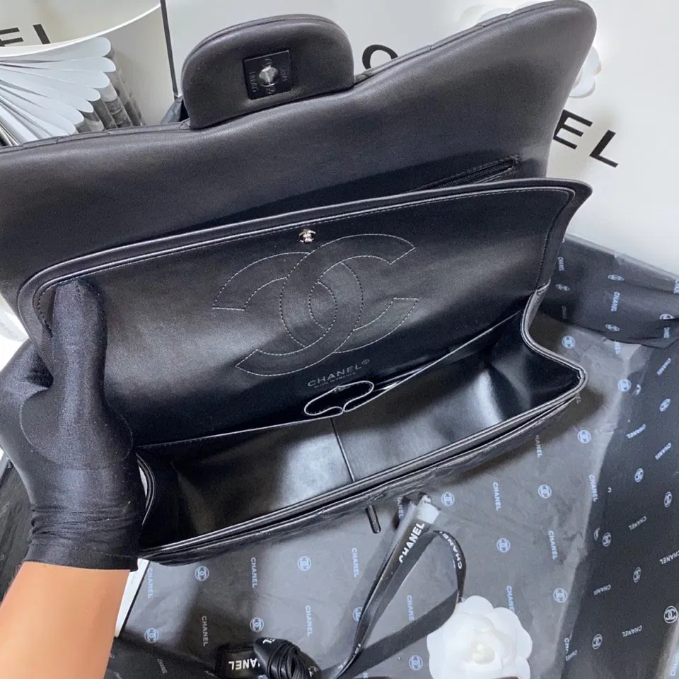 Chanel Flap Bag Large — image 9