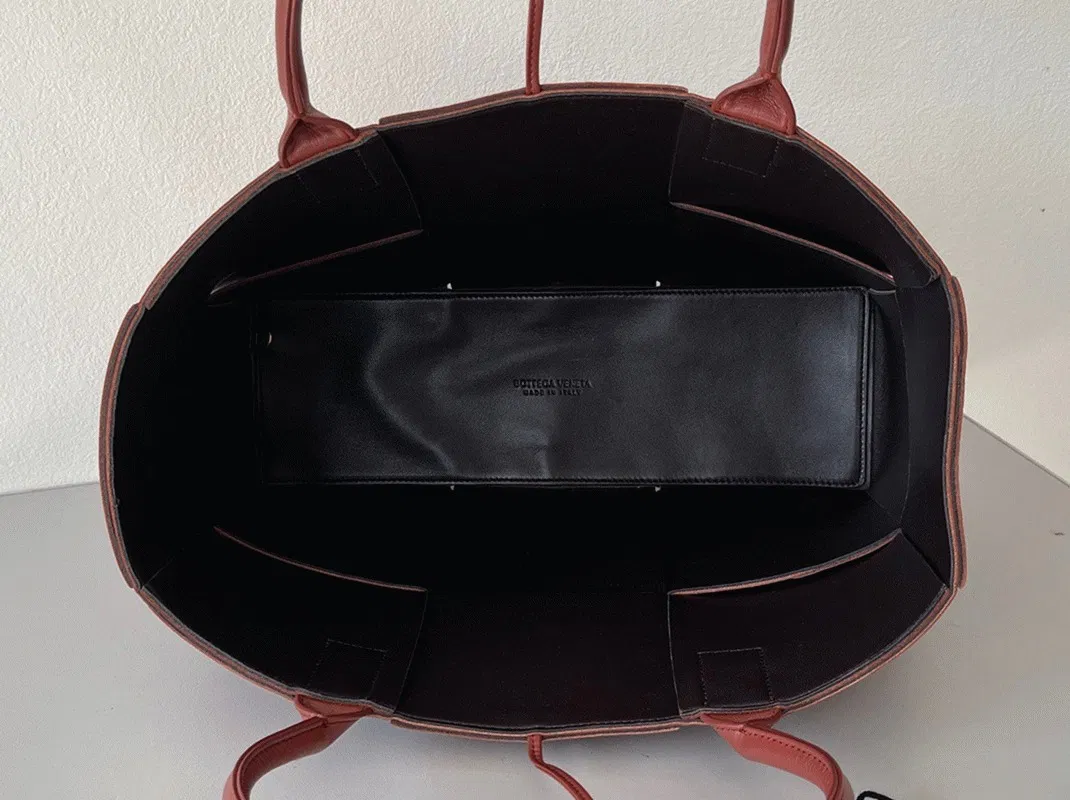 Bottega Veneta Arco Medium Tote Maple — image 6