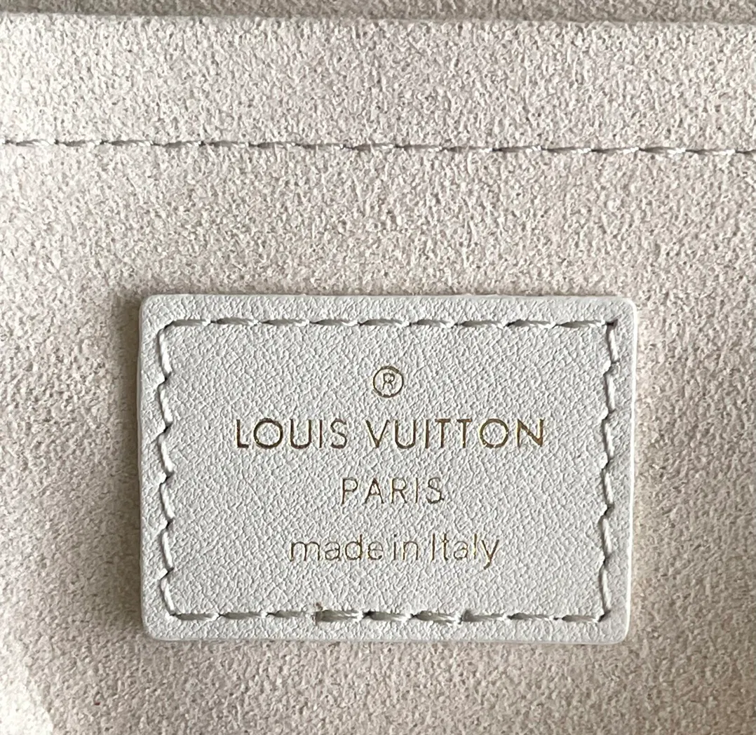 LV NEW WAVE CHAIN BAG — image 9