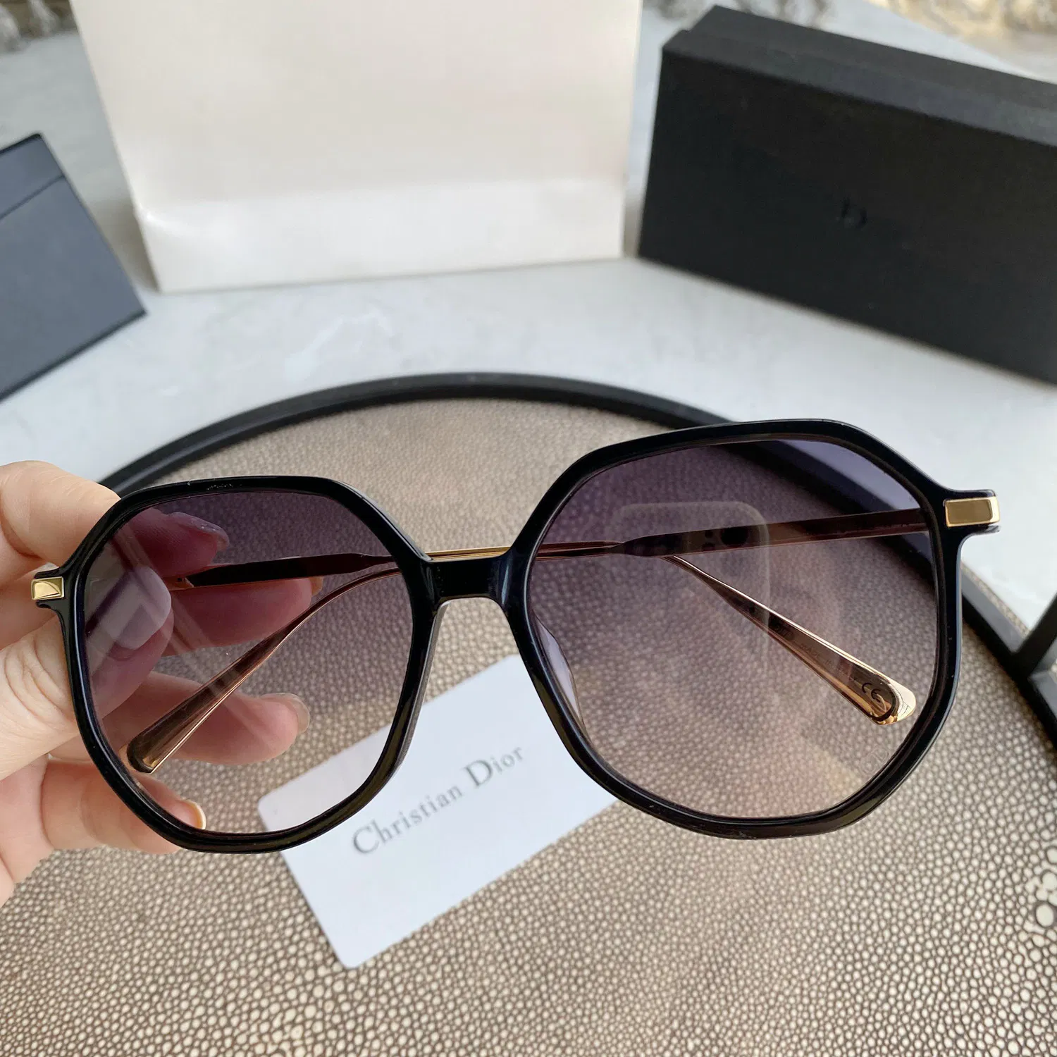 Round Sunglasses — image 6