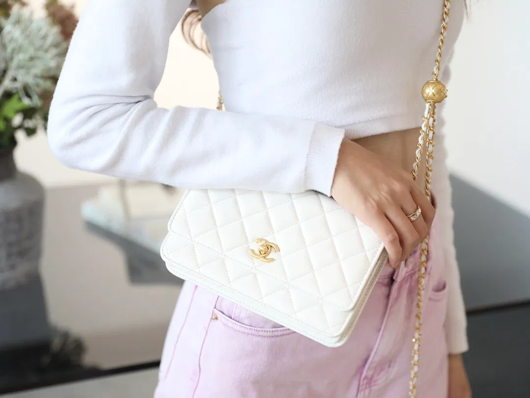 Chanel WOC — image 8