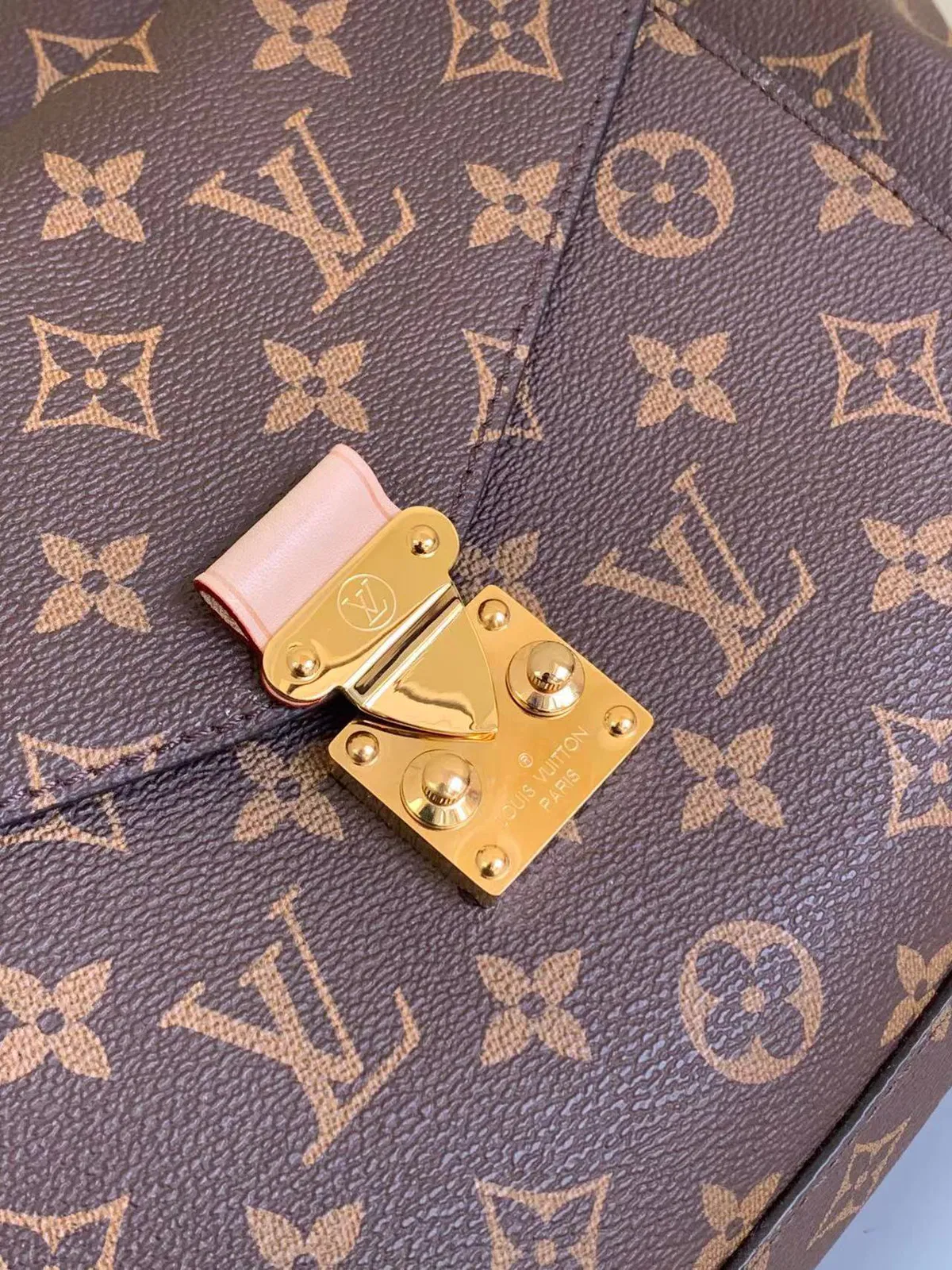 LV TOTE bag — image 5