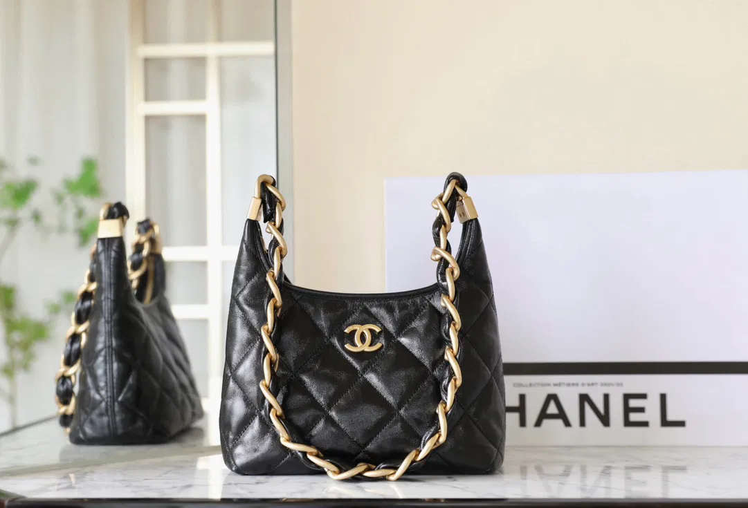 𝖡𝗈𝗇𝖺𝗎𝖽𝗈 Hobo bag