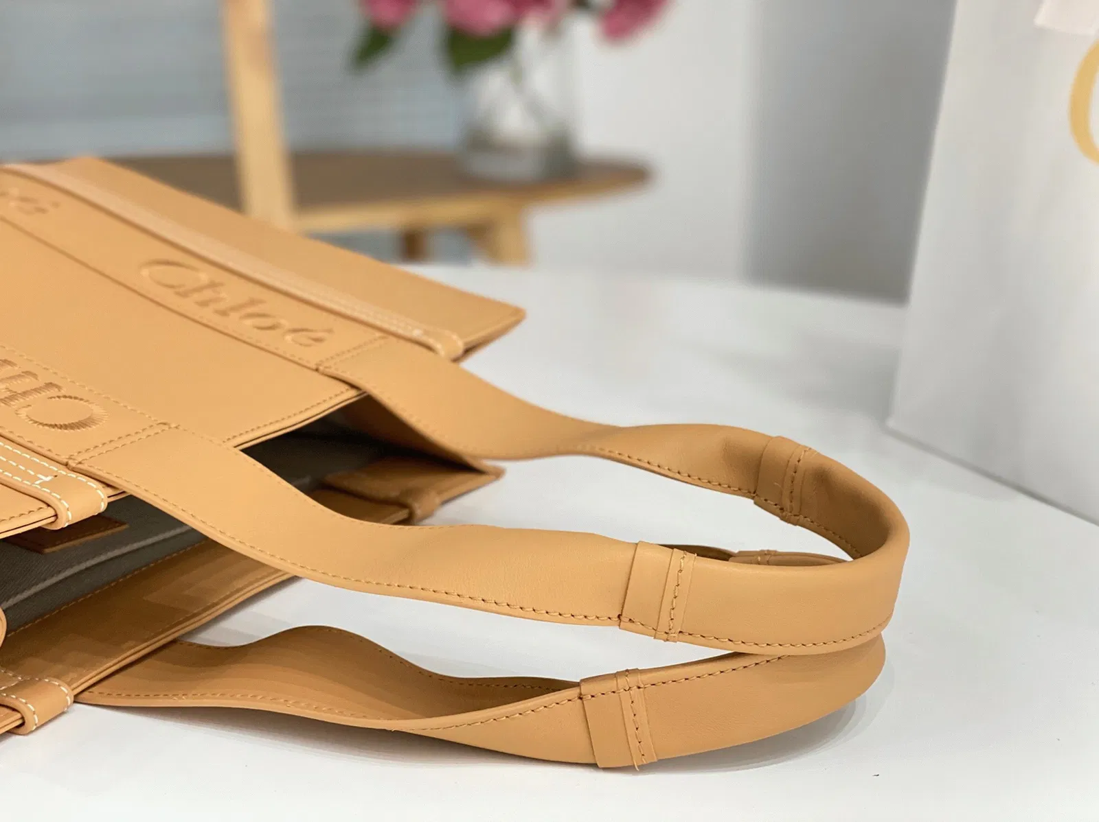 Top Quality Knockoff Chloe Woody Medium Tote Bag In Beige Calfskin — image 4