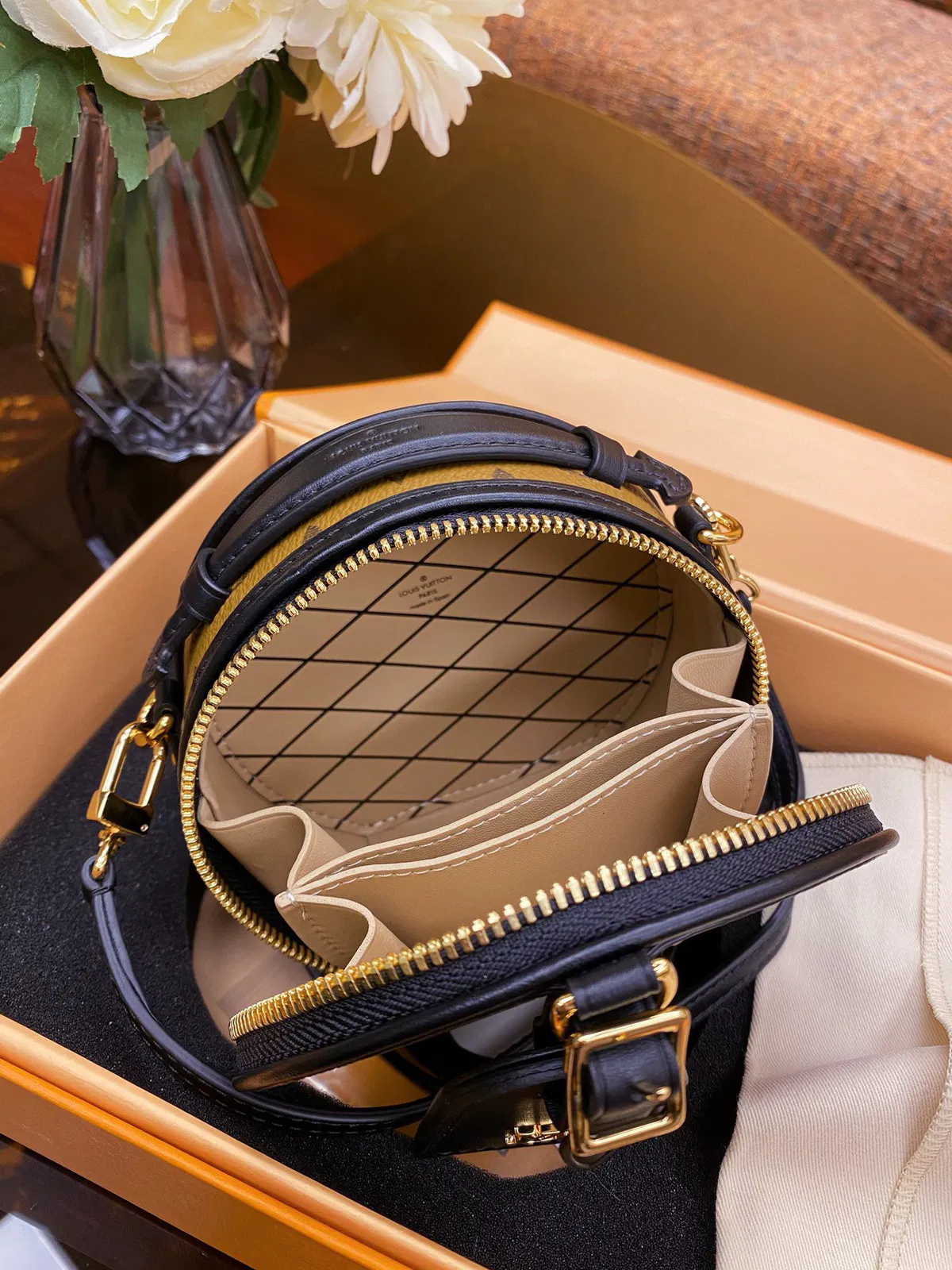 LV Mini Petite Boite Chapeau — image 8