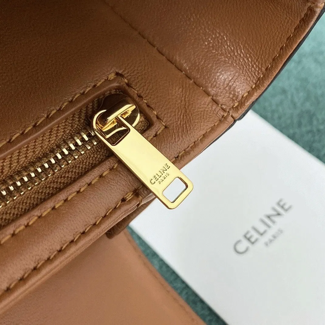 Top Quality Celine Triomphe Medium Bag In Brown — image 4