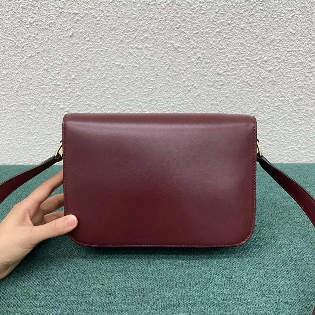 Top Quality Celine Triomphe Medium Bag In Bordeaux — image 8