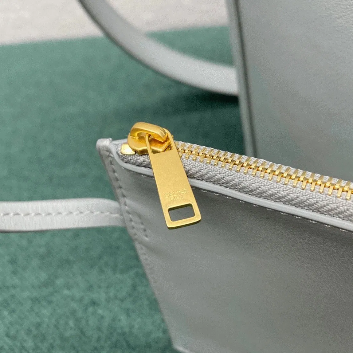 Top Quality Celine Bucket 16 Bag In Mineral Smooth Calfskin — image 9