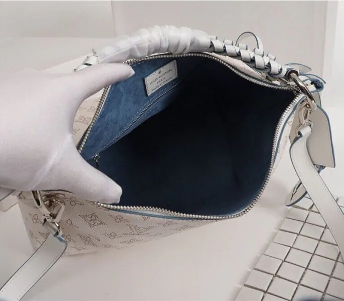 LV Mahina Beaubourg MM Hobo In Off White — image 5