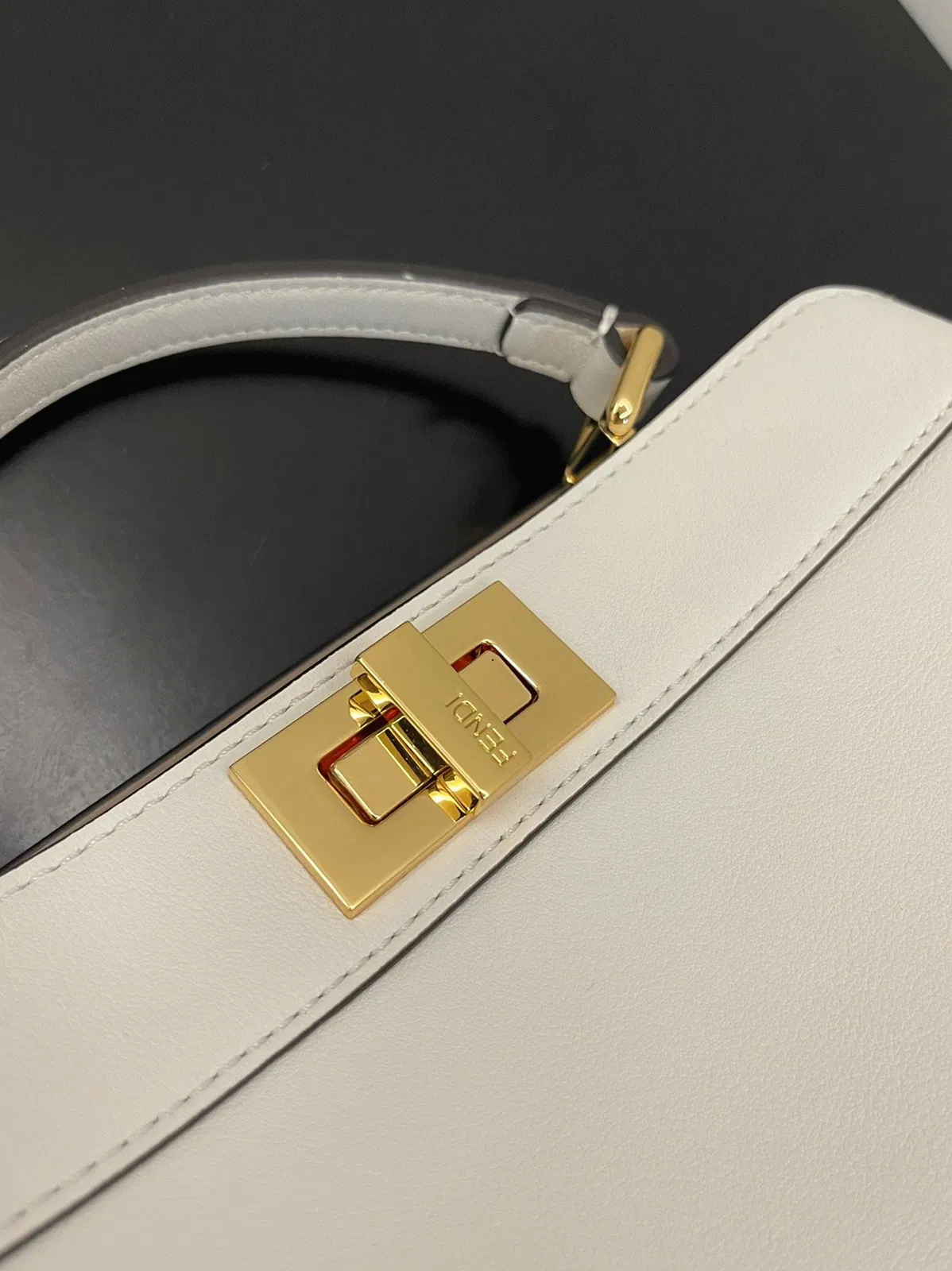 Top Quality Fendi Peekaboo ISeeU Medium Bag In White Calfskin — image 7