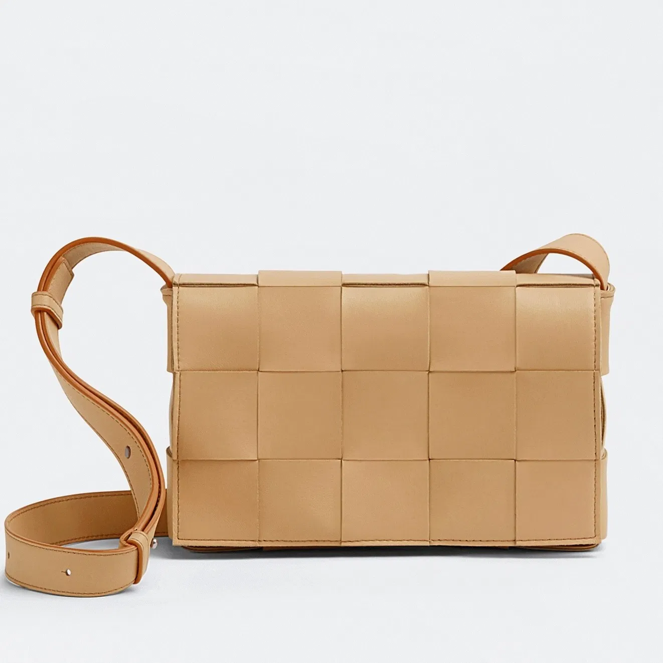 Top Quality Knockoff Bottega Veneta Cassette Bag In Almond