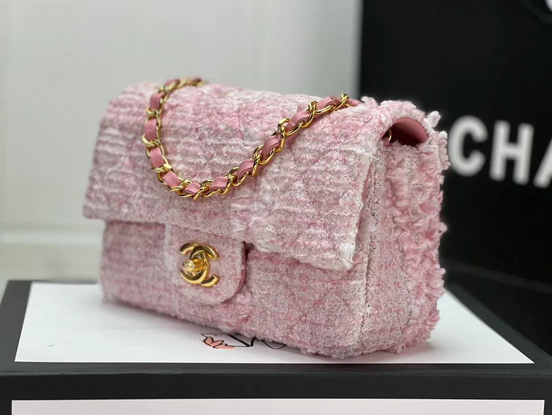 MINI CLASSIC FLAP BAG — image 2