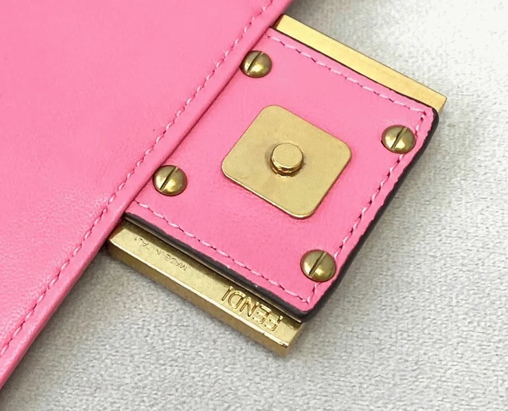 Top Quality Fendi Small Baguette Bag In Pink FF — image 9