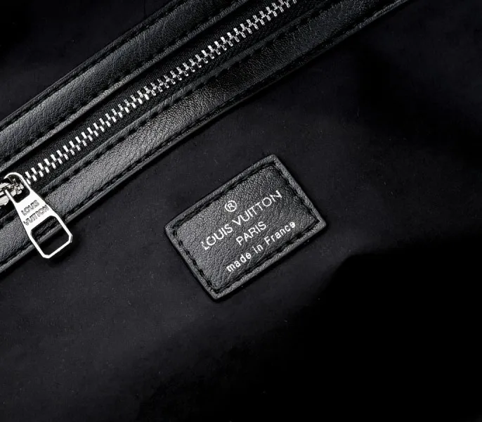 LV Night Vagabond Hobo In Black — image 7