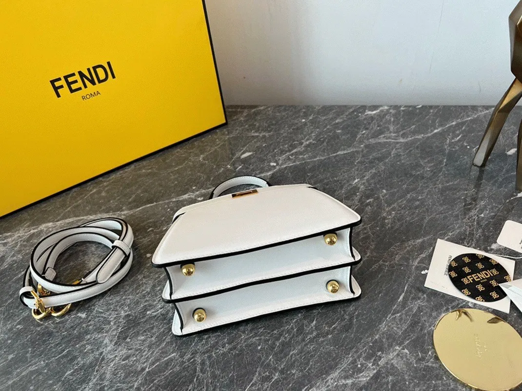 Top Quality Fendi Peekaboo ISeeU Petite Bag In White Nappa Leather — image 5