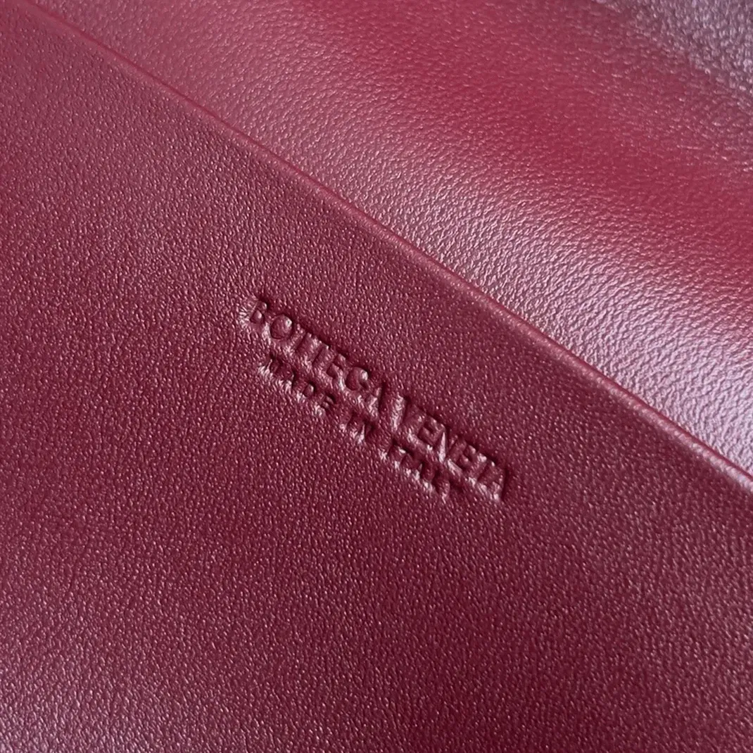 Bottega Veneta Bang Bang Vanity Case Cherry — image 10
