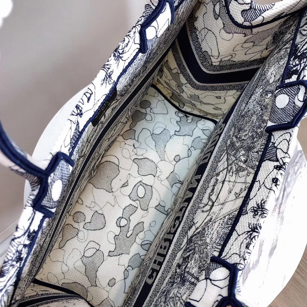 Dior Large Book Tote Bag Knockoff in Around The World Embroidered Canvas — image 6