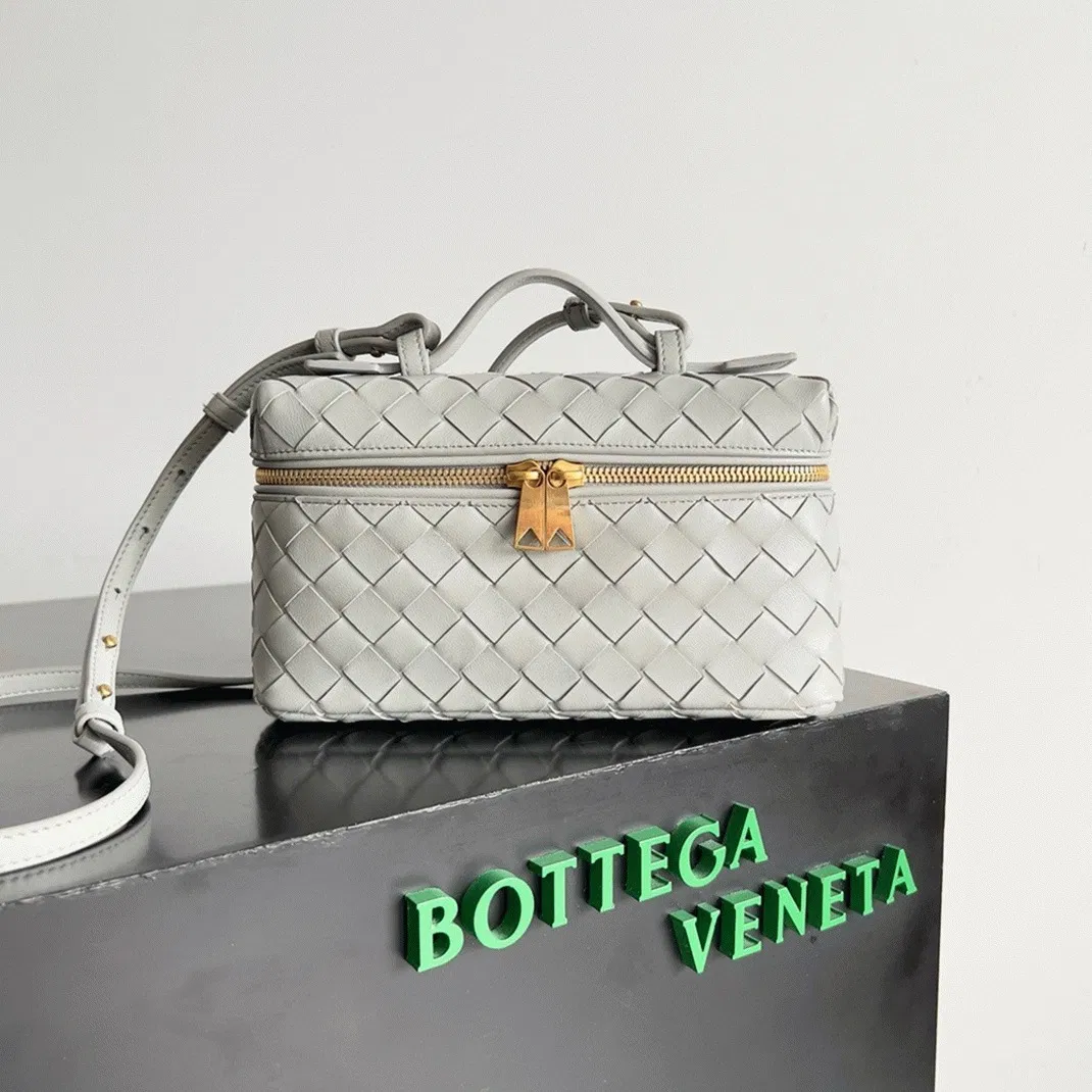Bottega Veneta Bang Bang Vanity Case Ivory — image 6