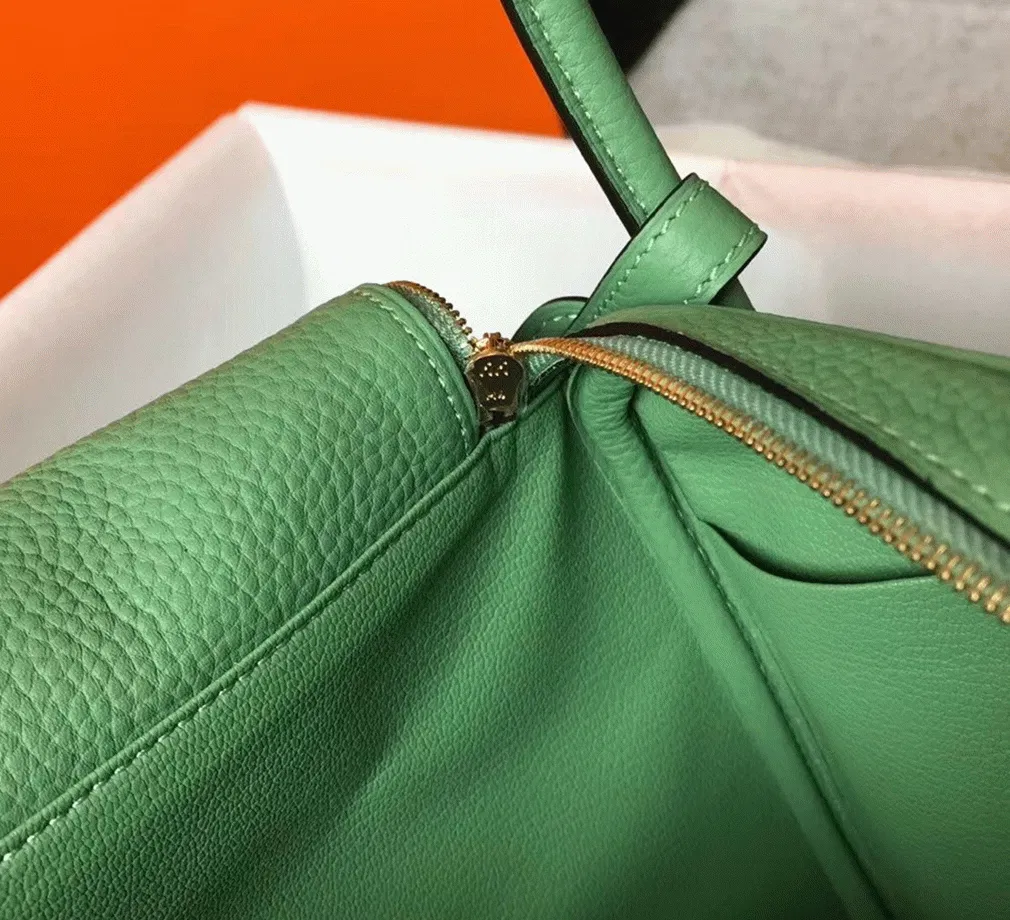 Hermes Lindy 30cm bag in vert criquet shade — image 3