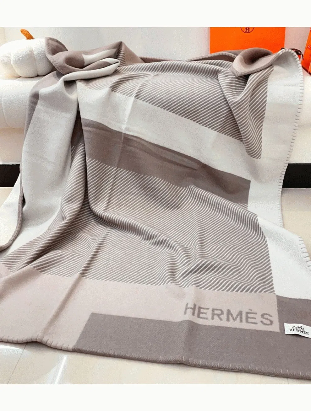 Best Hermes H Riviera blanket in beige wool and cashmere — image 6
