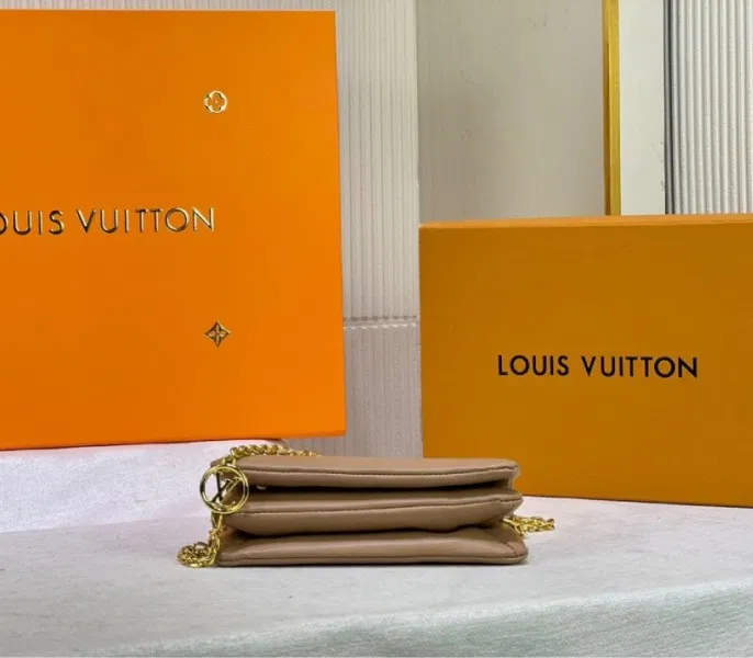 Louis Vuitton Coussin Pochette In Camel — image 5