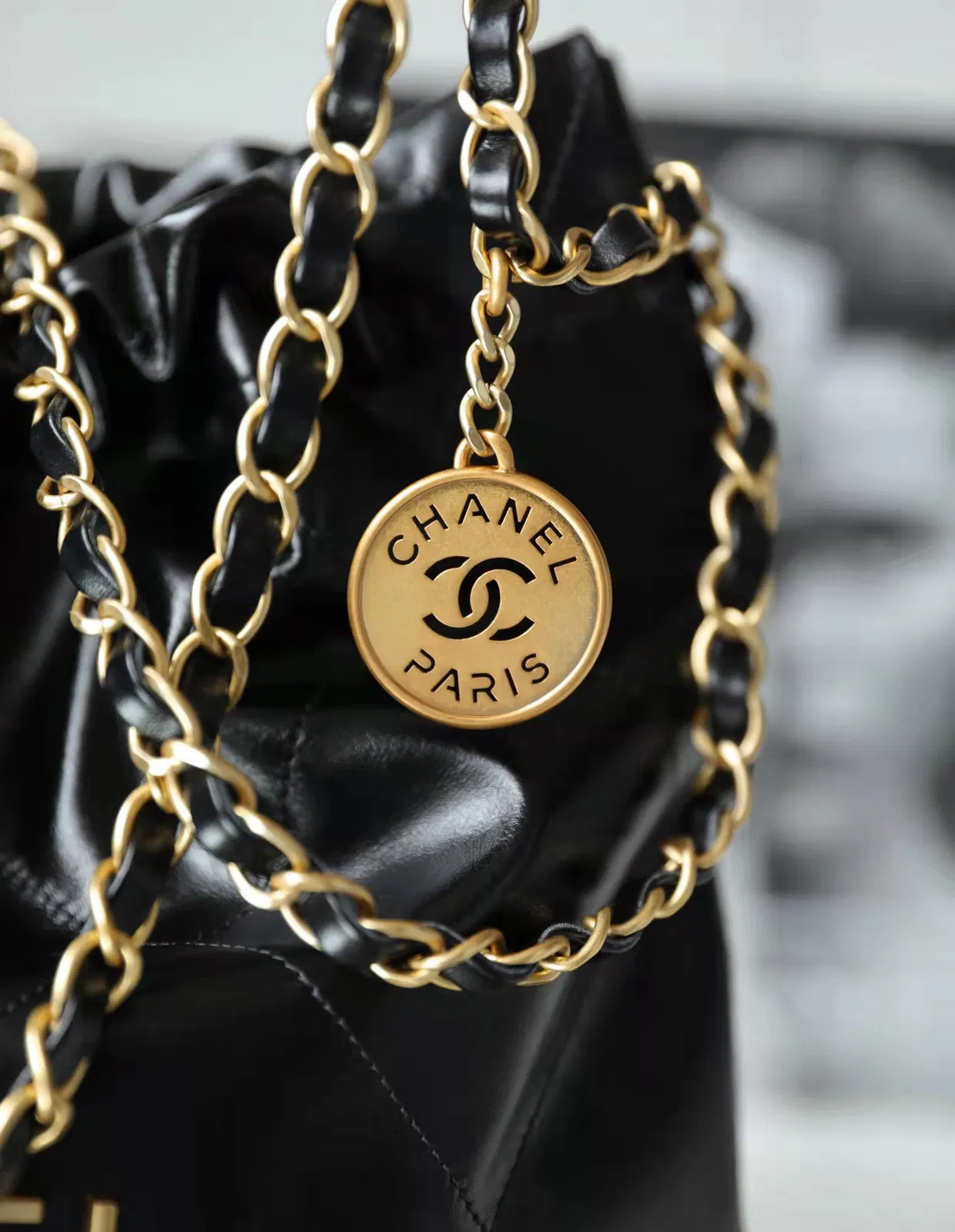 Chanel 22 Medium — image 13
