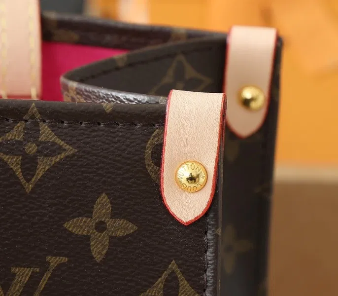 LV X TM Monogram Canvas Onthego MM — image 9