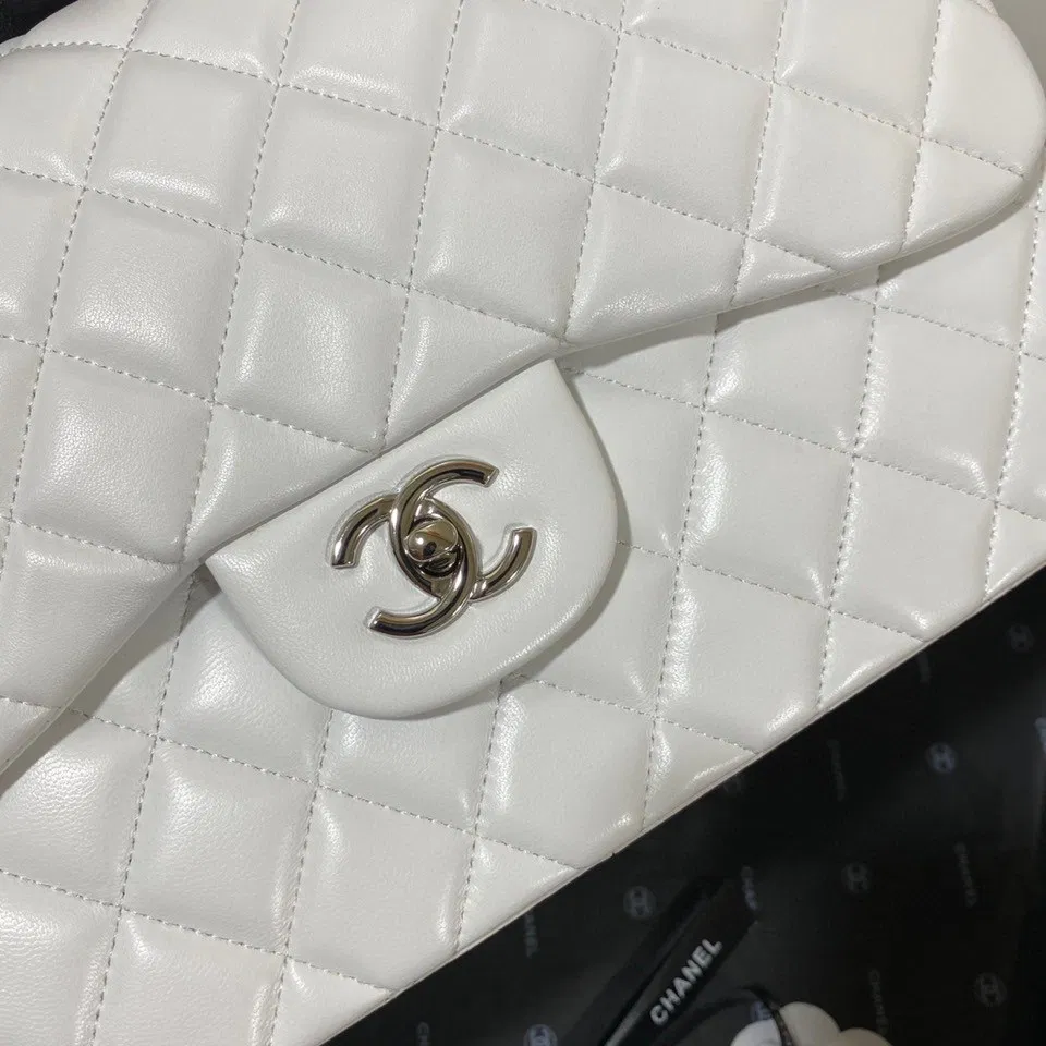 Chanel Flap Bag Large — image 4