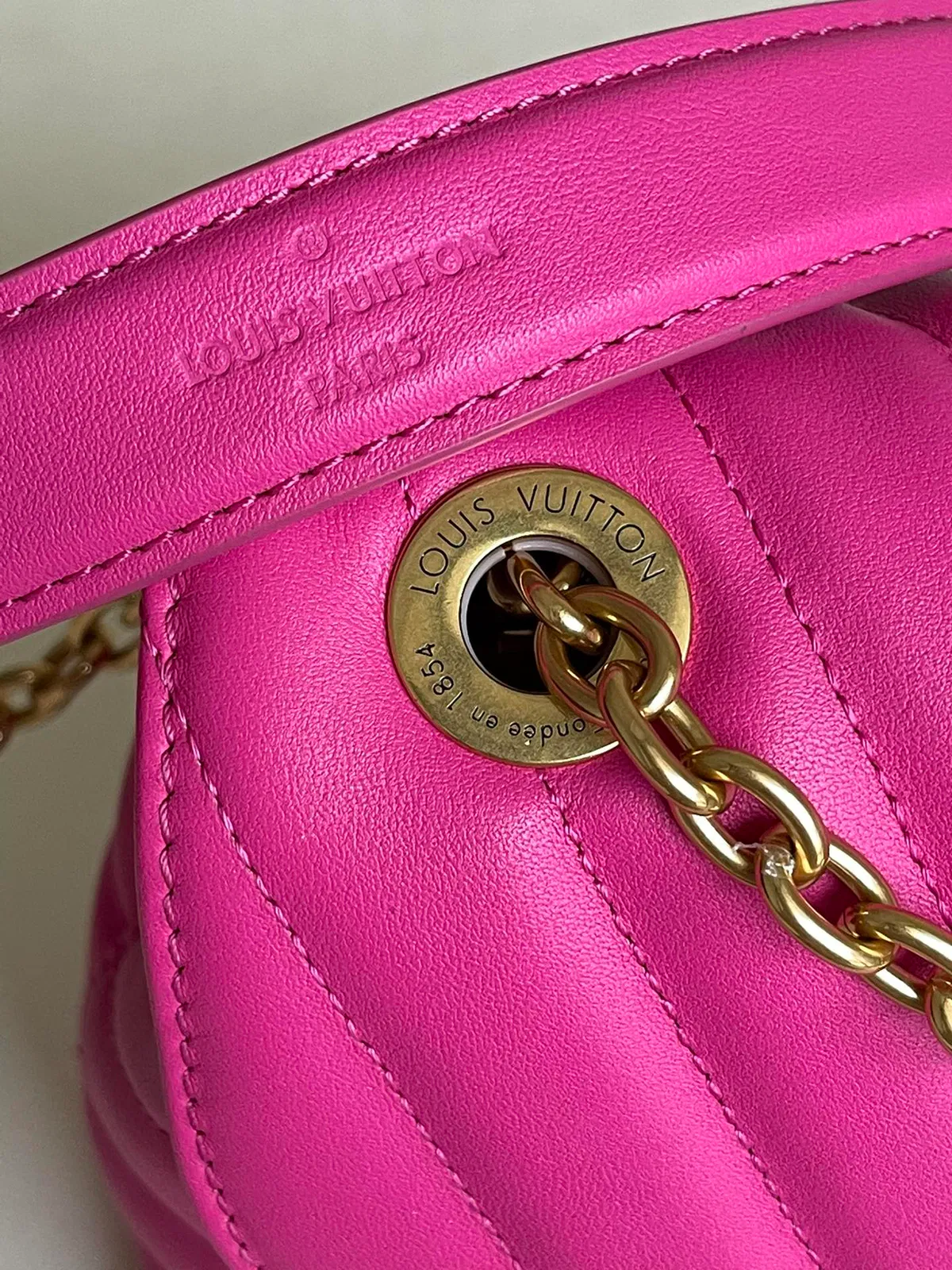 LV NEW WAVE CHAIN BAG — image 6