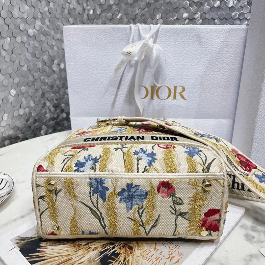 Dior Lady D-Lite Medium Bag in Hibiscus Metallic Thread Embroidery — image 5