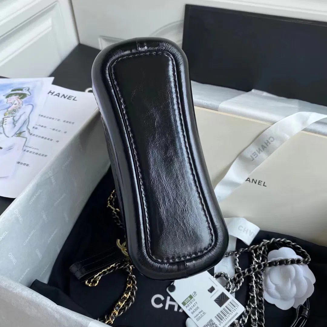 Gabrielle Classic Bag — image 8