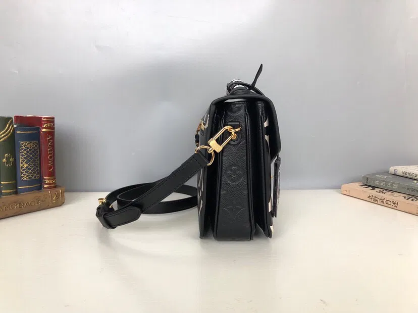 LV CRAFTY POCHETTE MÉTIS — image 2