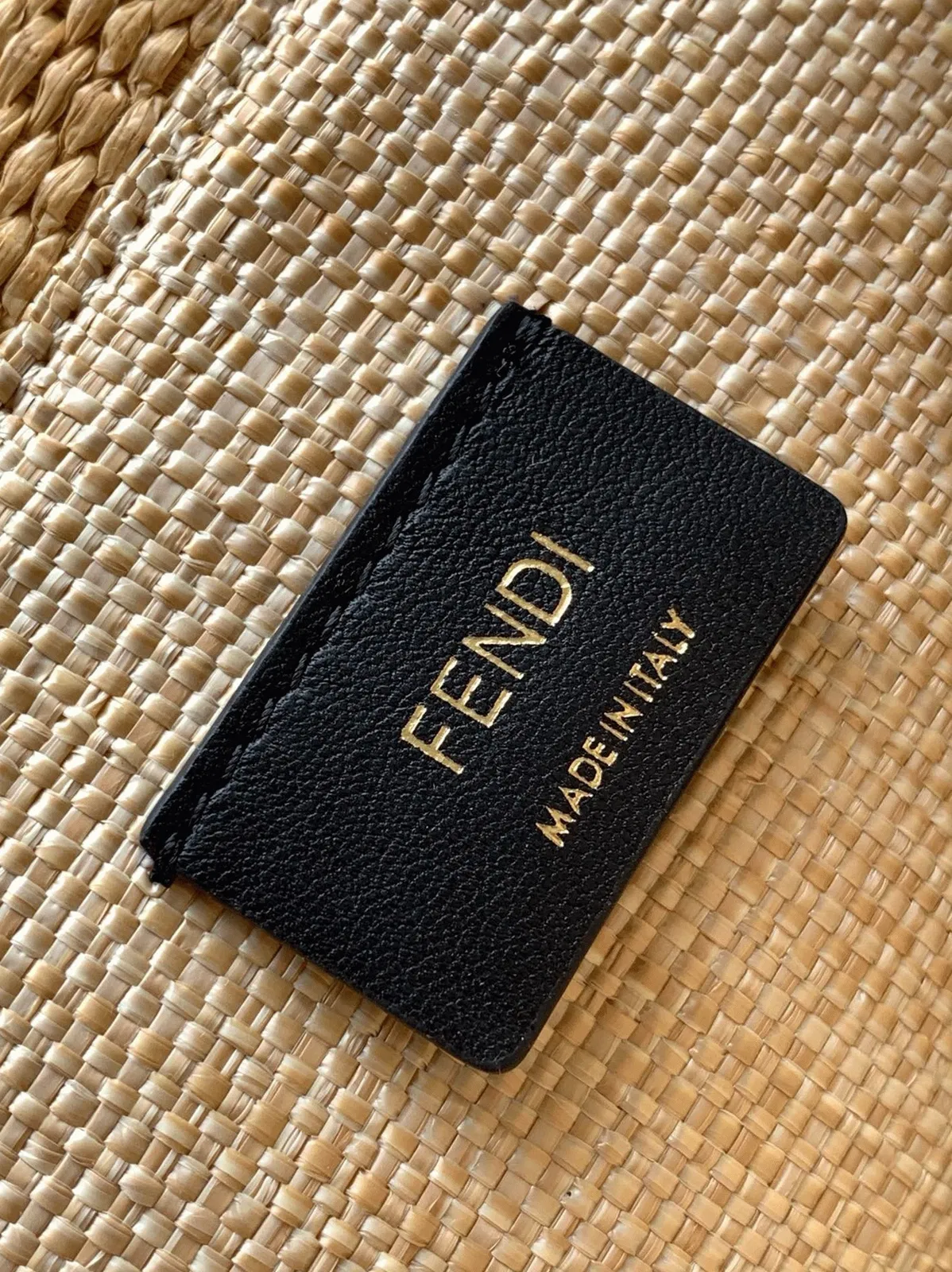 Top Quality Fendi Sunshine Medium Tote Bag in Natural Straw — image 2