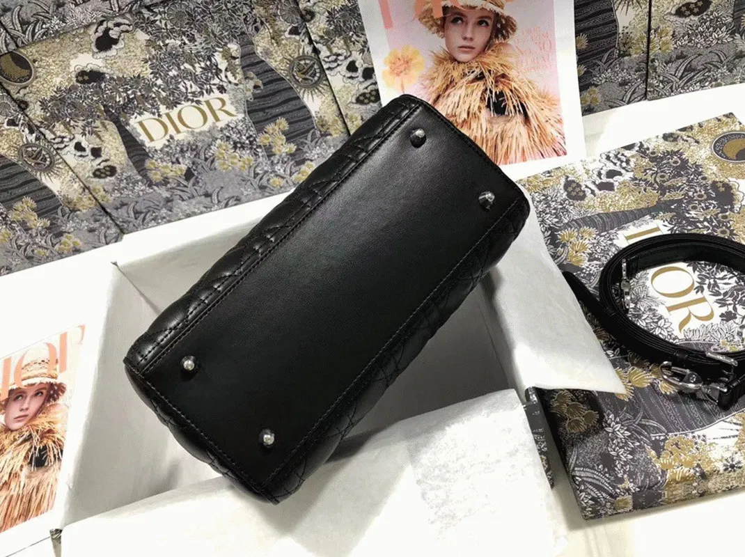 Dior Lady Dior Medium Bag in Noir — image 8
