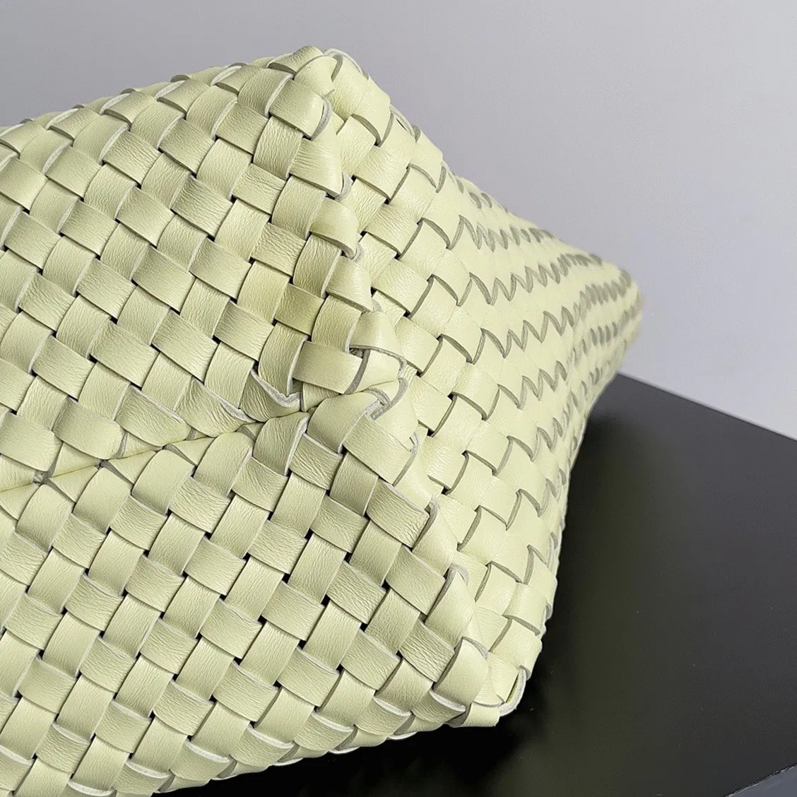 Top Quality Bottega Veneta Cabat Large Bag In Zest Washed Intrecciato Lambskin — image 8