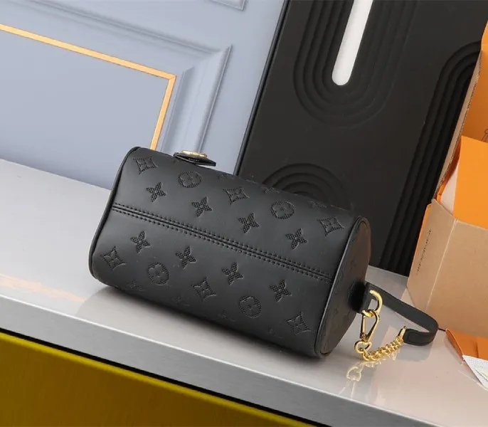 Louis Vuitton Other Leathers Speedy Bandouliere 20 Handbag In Black — image 4