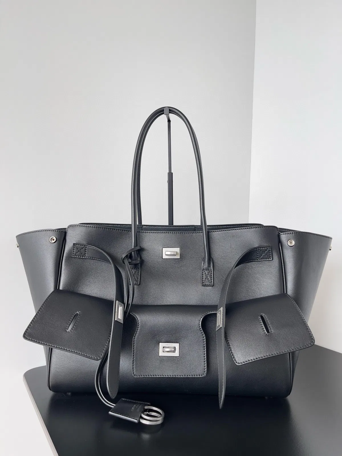 Knockoff Balenciaga Bel Air Carry All Medium Bag Noir Calfskin — image 8