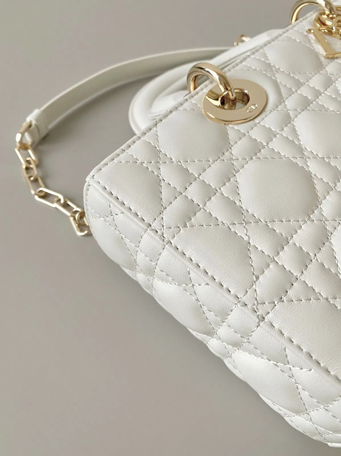 Dior Lady D-Joy Small Bag Knockoff in White — image 10