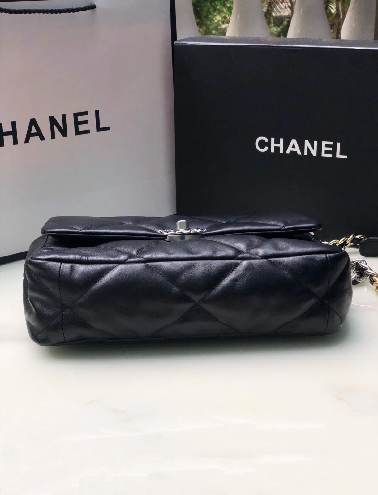 Chanel 19 medium — image 6