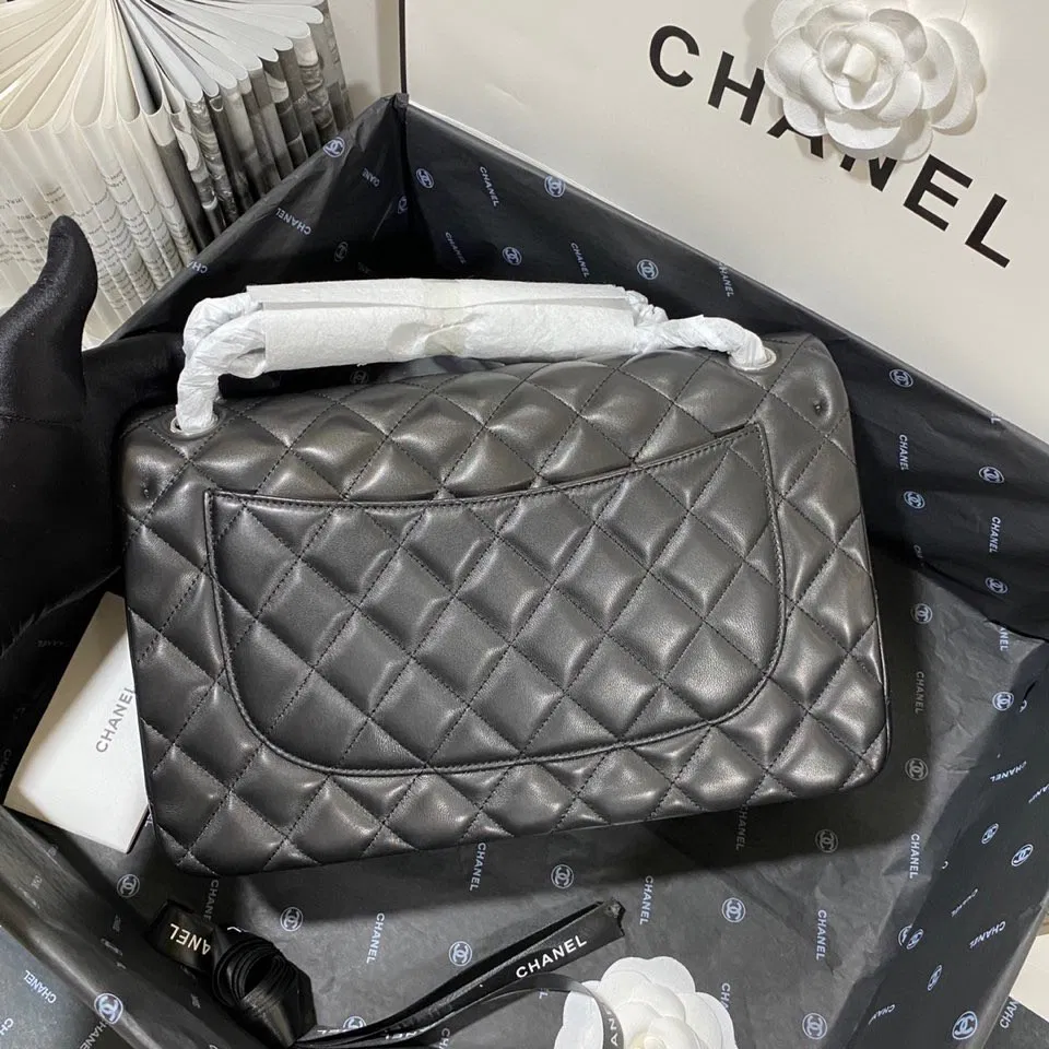 Chanel Flap Bag Large — image 5